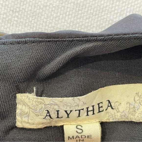 Strapless, ruffled blouse - Picture 3 of 3